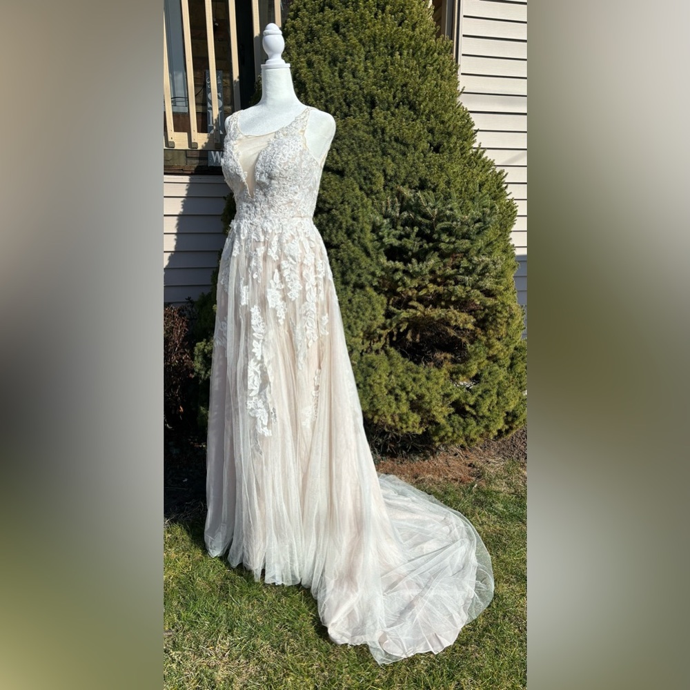OLEG CASSINI - Ivory Wedding Dress - purchased 2022
